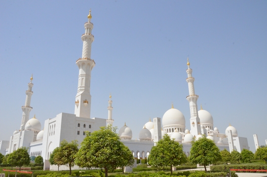 007 Abu Dhabi mosqu de Shikh Zayedcroyances.jpg